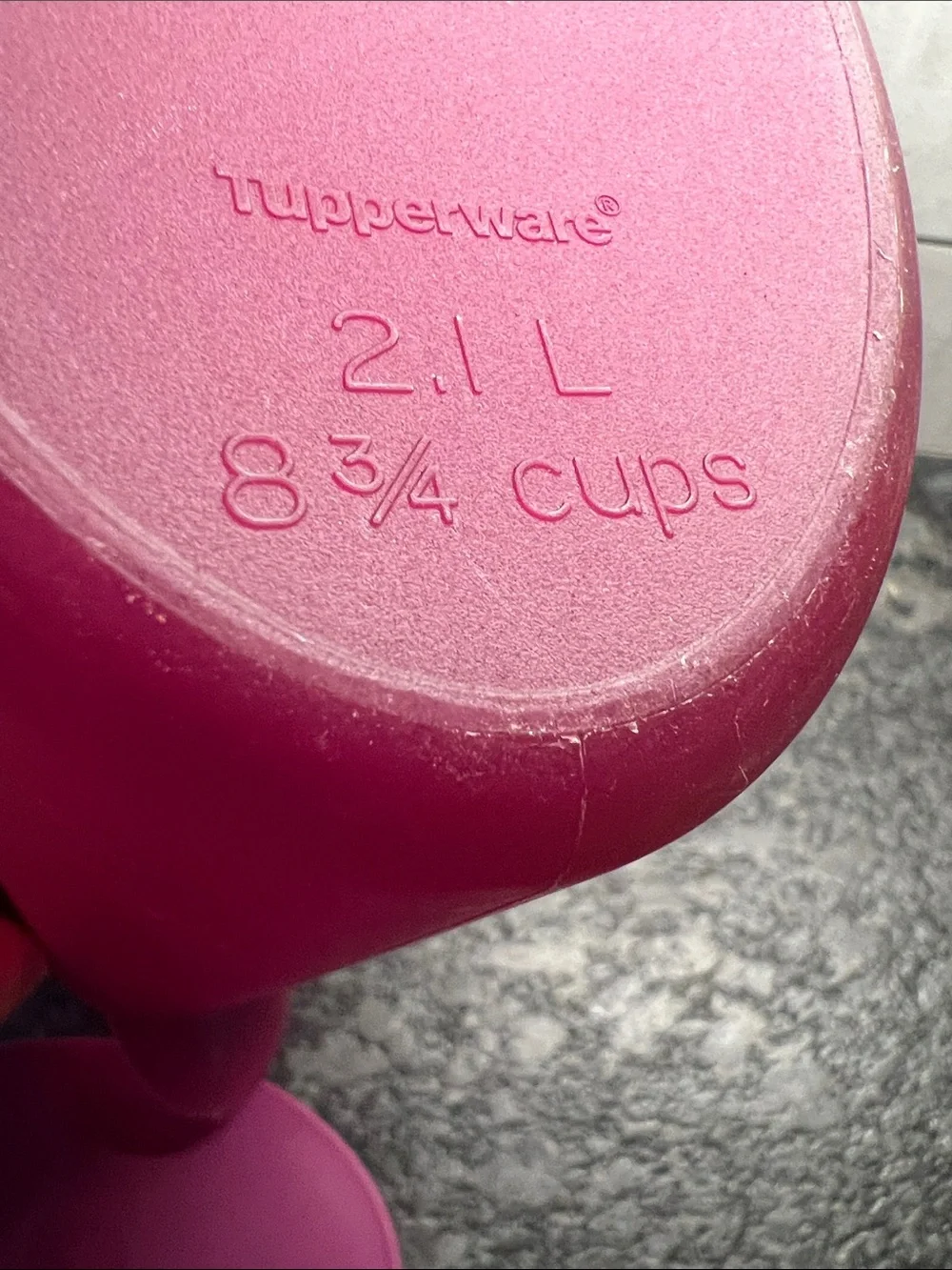 Tupperware Impressions Rocker Lid Slim. Fits on Fridge’s small spaces. Raspberry